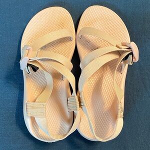 Women's Ballet Pink Chacos size 8